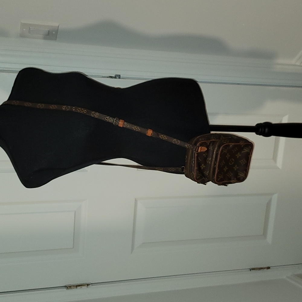 Authentic Vintage Louis Vuitton amazone camera bag